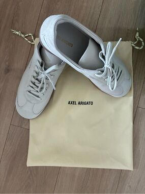 Axel Arigato Men’s Cream Leather Sneaker NEW